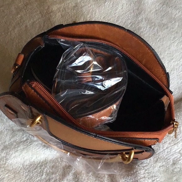 🌲 Great find is this little round bag.🌲 - Picture 3 of 5